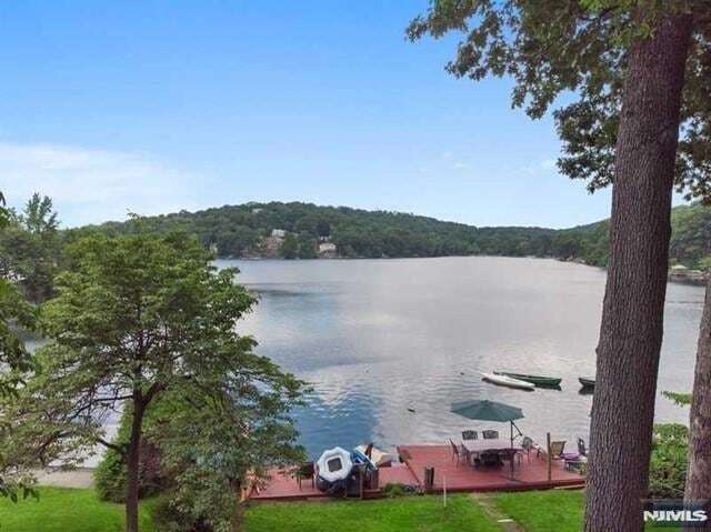 Photo - 137 Lakeview Ave