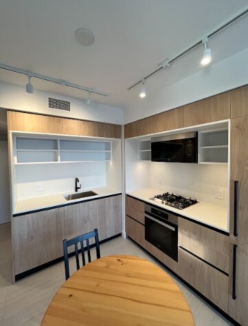 Photo - 5058 Joyce St