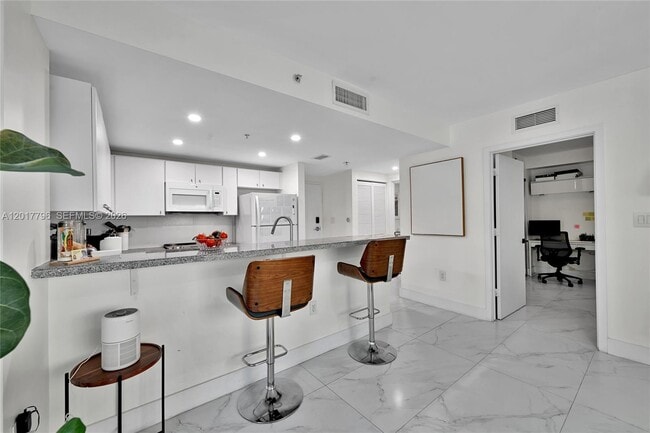 Photo - 2740 SW 28th Terrace Unit 202