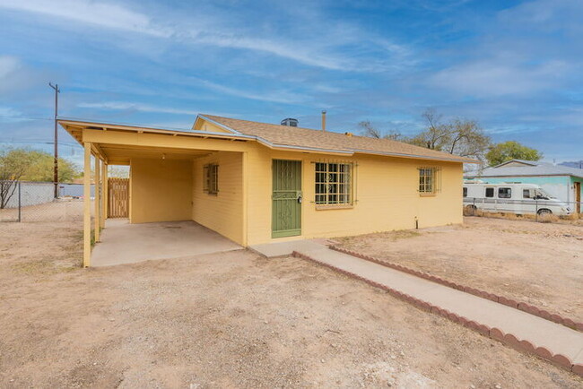 Budget friendly! Charming 2 bedroom, 1 bat... - Budget friendly! Charming 2 bedroom, 1 bat... Casa