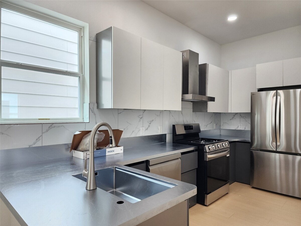 Photo - 3405 St Emanuel St