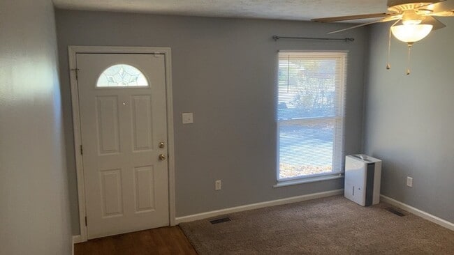 Photo - 325 Halifax Dr