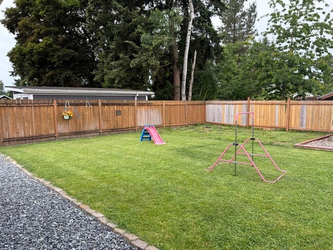Photo - Desirable 3 bedroom/2 bath rambler located in Marysville