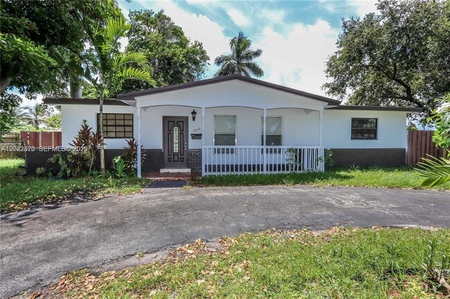 Building Photo - 200 SW 64th Way