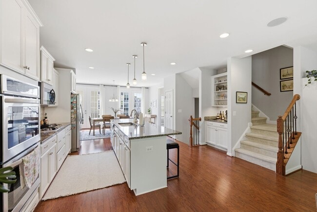 Photo - 18 Sickle Dr