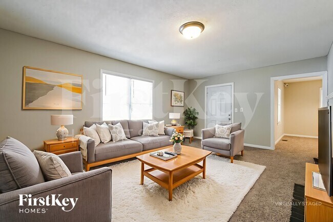 Photo - 390 Hillside Dr SW