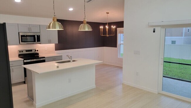 Photo - Beautiful 3/2/2 SF Home For Rent in Davenport, FL $2199