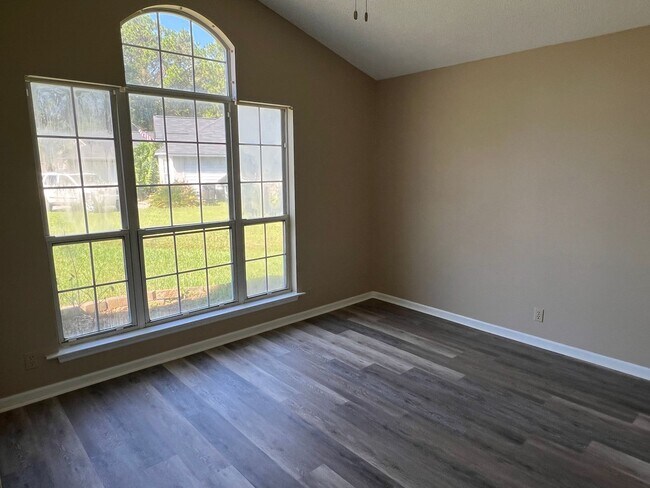 Photo - 25% off of 2nd month's rent with a 24 mont...