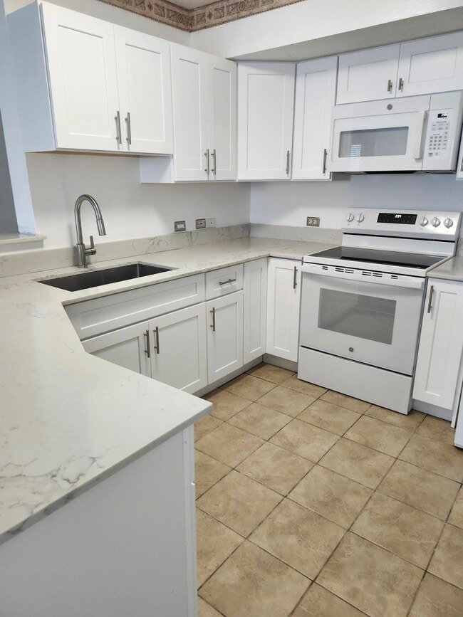 Photo - 802 Villa Cir