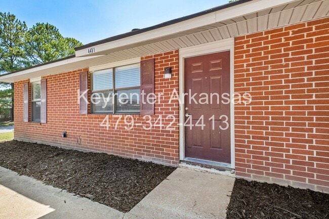 Photo - Newly Renovated Duplex in West Fayetteville!