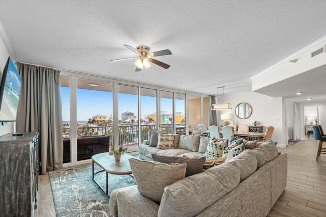 Building Photo - 1524 W Beach Blvd Rental
