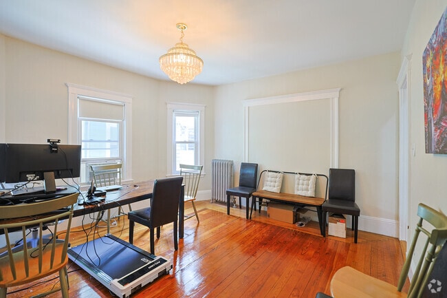2BR, 1BA - 1,034SF - Dining Room - 292 Boston Ave