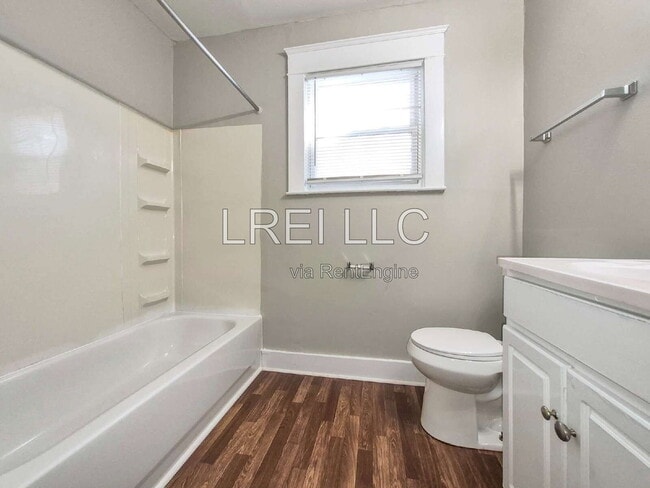 Photo - 311 S 38th St