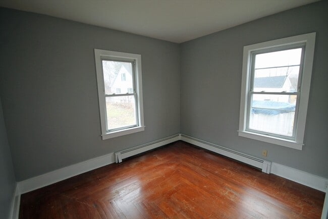 21-23-23 Maple Ave Unit 1R
