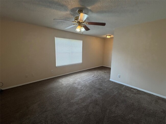 Photo - 405 Oak St