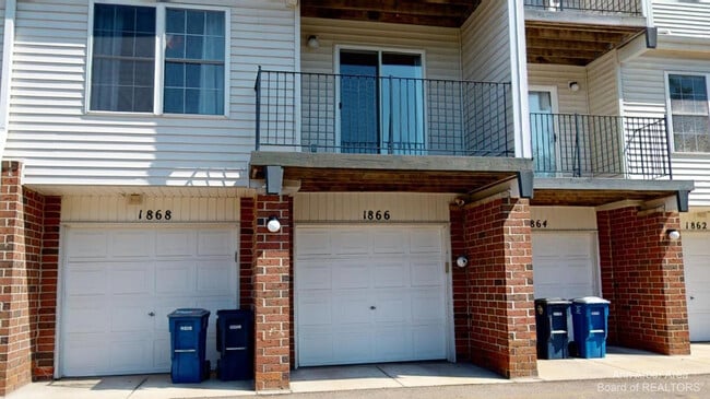 Photo - 1866 Lindsay Ln