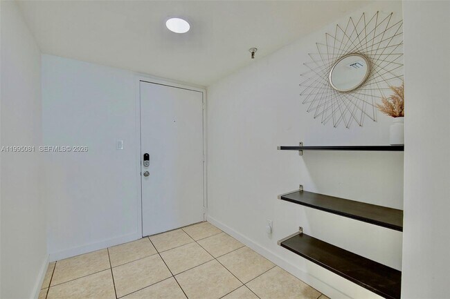 Photo - 20850 San Simeon Way Unidad 506-5