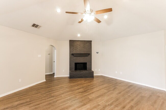 Photo - 1142 Barrymore Ln