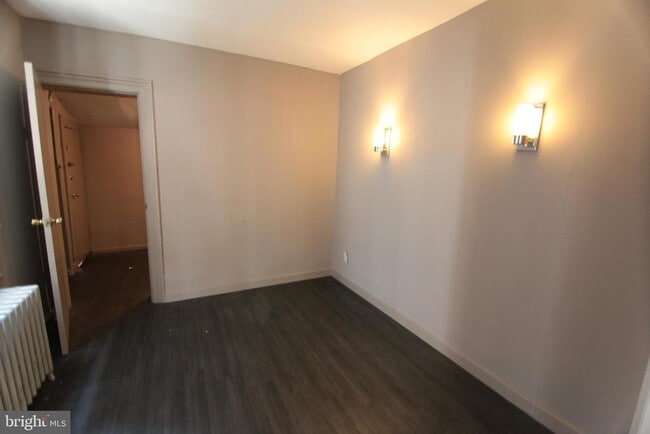 Building Photo - 1516 W Montgomery Ave