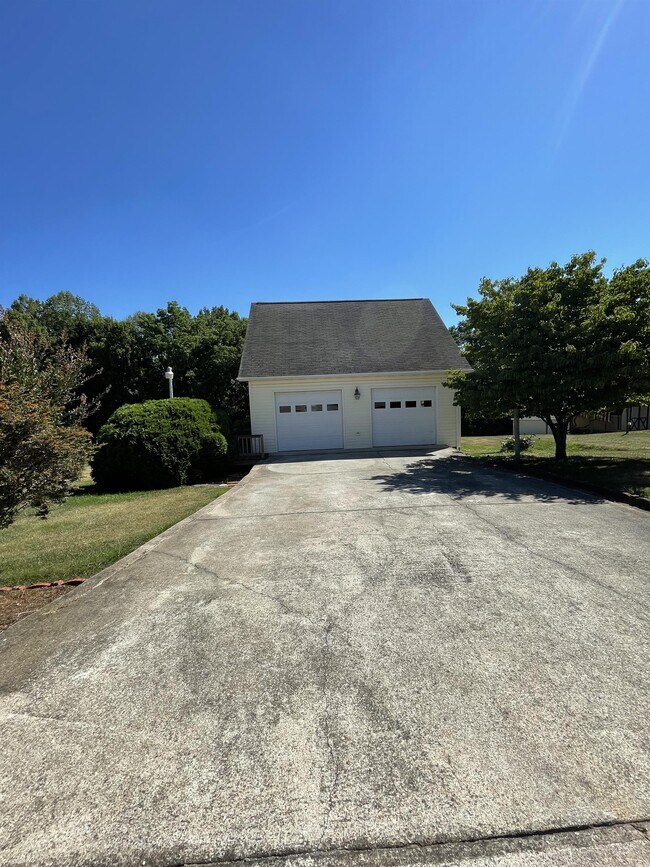 Photo - 1884 Prophet Rd