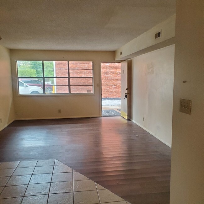 Photo - 1234 E Elm St Unit F17