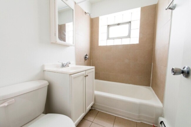 8312 S Ingleside