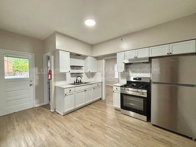 Building Photo - 1320 S Westnedge Ave Unit 2