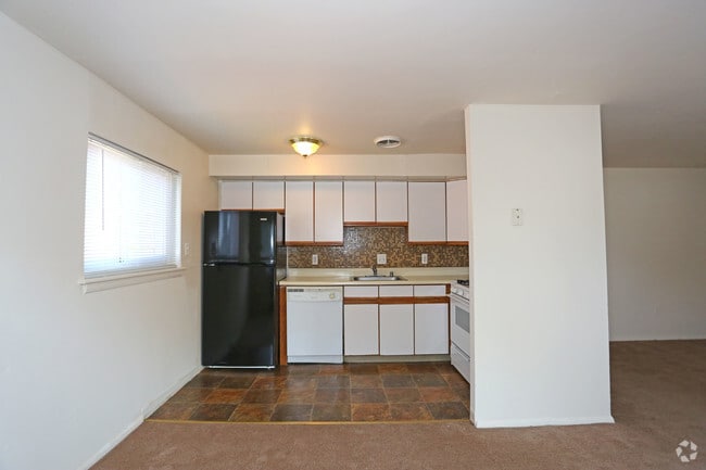 Kitchen - Regent Apartments