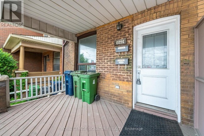 Photo - 2291 Dundas St W