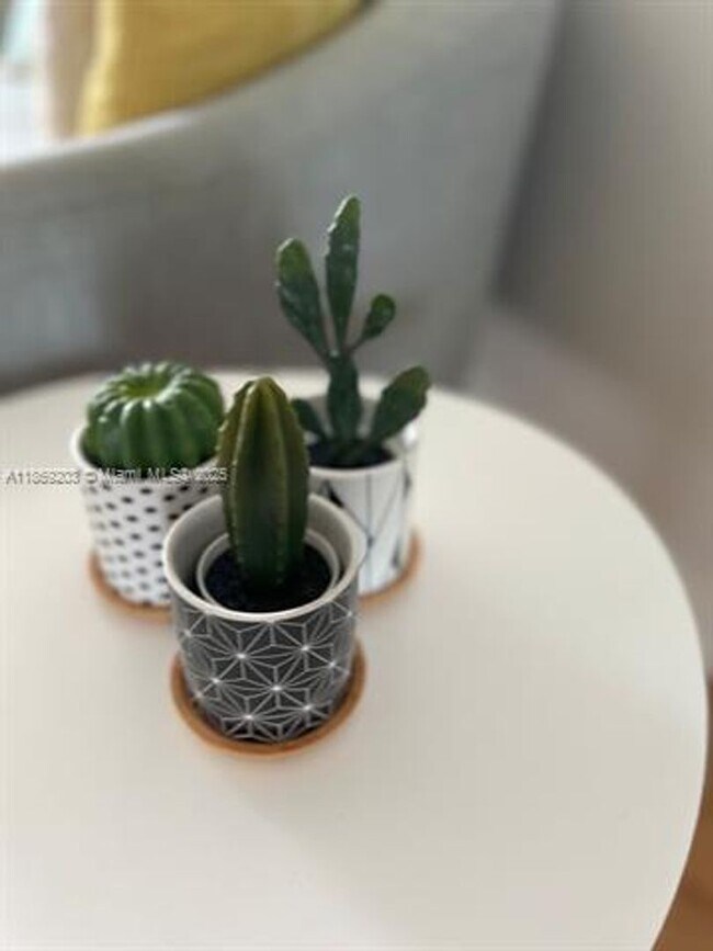 Photo - 5880 Collins Ave Unit 5880 Collins Ave appt 1007