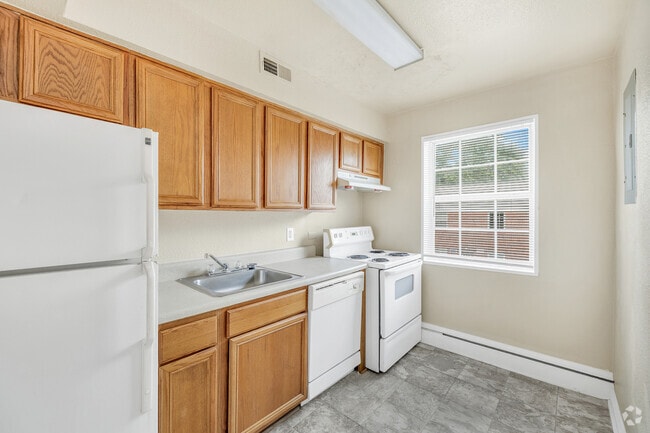 Interior Photo - Admiral Pointe Rental