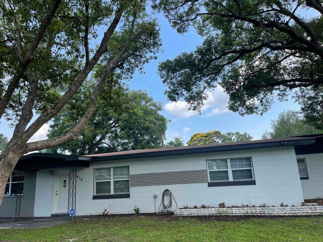 Photo - 2410 Ave C NW