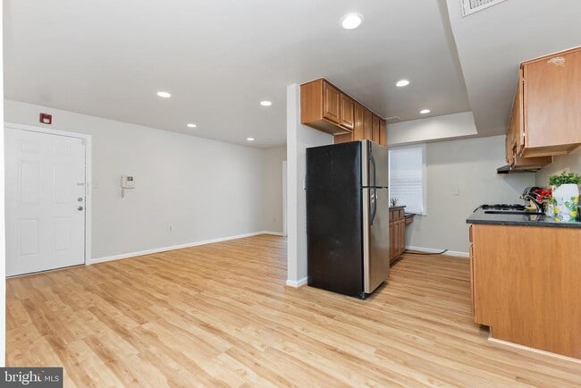 Building Photo - 5009 D St SE Unit 201
