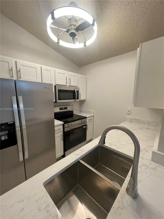 Photo - 2851 N Oakland Forest Dr Unit 305