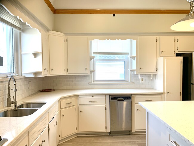 Kitchen - 67 W 5th St Unit 2