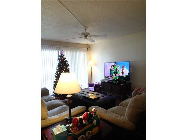 Photo - Ground floor 2bed/2bath ,water included,  in the heart of Carrollwood