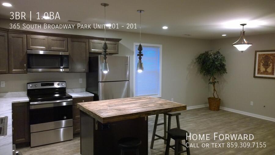 Photo - 365 S Broadway Park