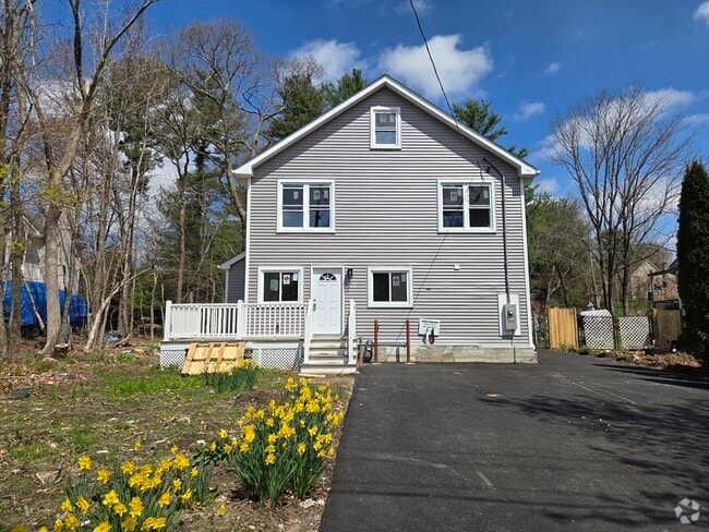 Building Photo - 276 Sumner St Rental