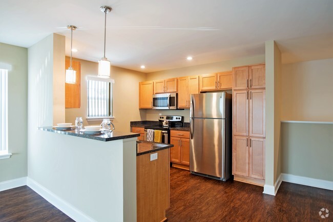 Kitchens with breakfast bars - Hampton Run Rental