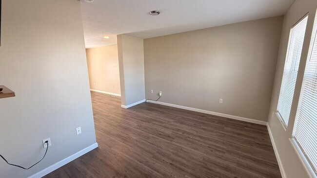 Photo - 262 Bradford Square