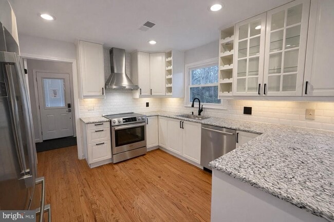 Photo - 1744 Lockerbie Ln