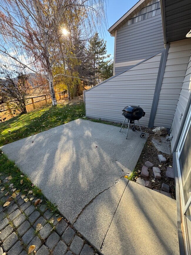 Photo - 850 Shenandoah Dr