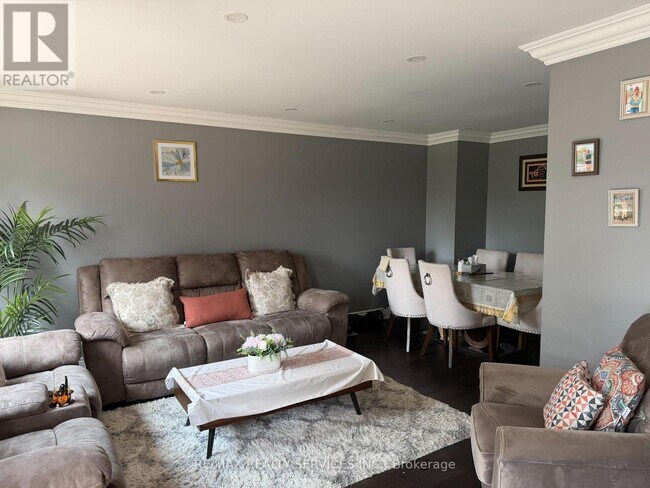 Photo - 62 Trewartha Crescent