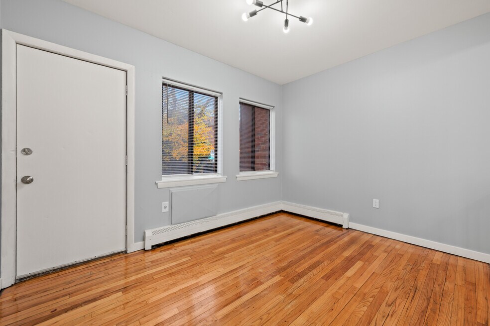 20 Henderson Dr Unit A
