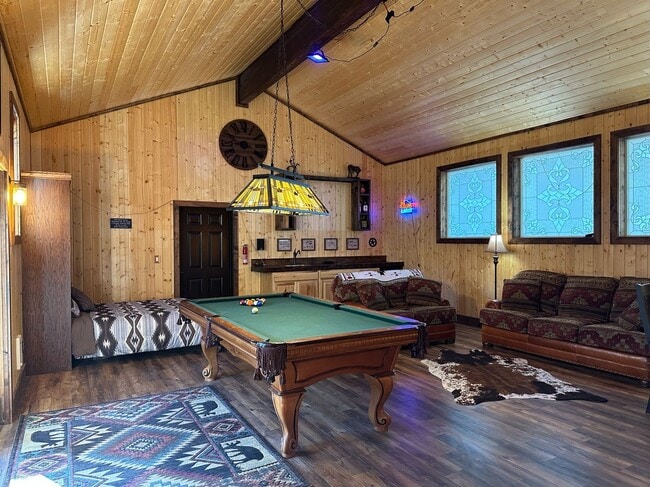 Studio Apartment in Deschutes River Woods - Studio Apartment in Deschutes River Woods