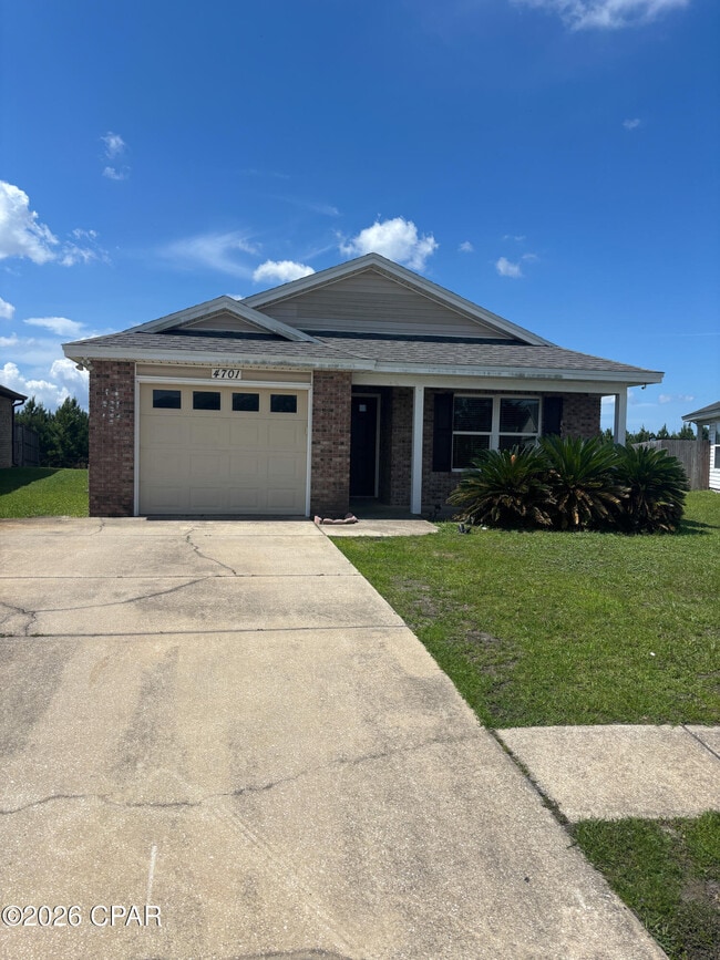 Building Photo - 4701 Deerfield Dr