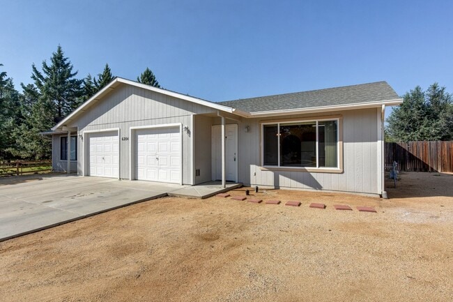 Building Photo - 6284 N Buckboard Dr Unit B
