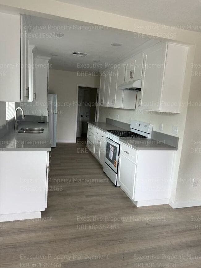 Photo - Remodeled 3-bedroom, 2-bath home near Ming Ave/ S. H St