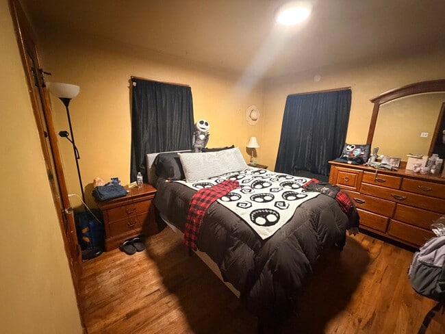 Photo - Spacious and Updated 4 Bed, 2 bath!!