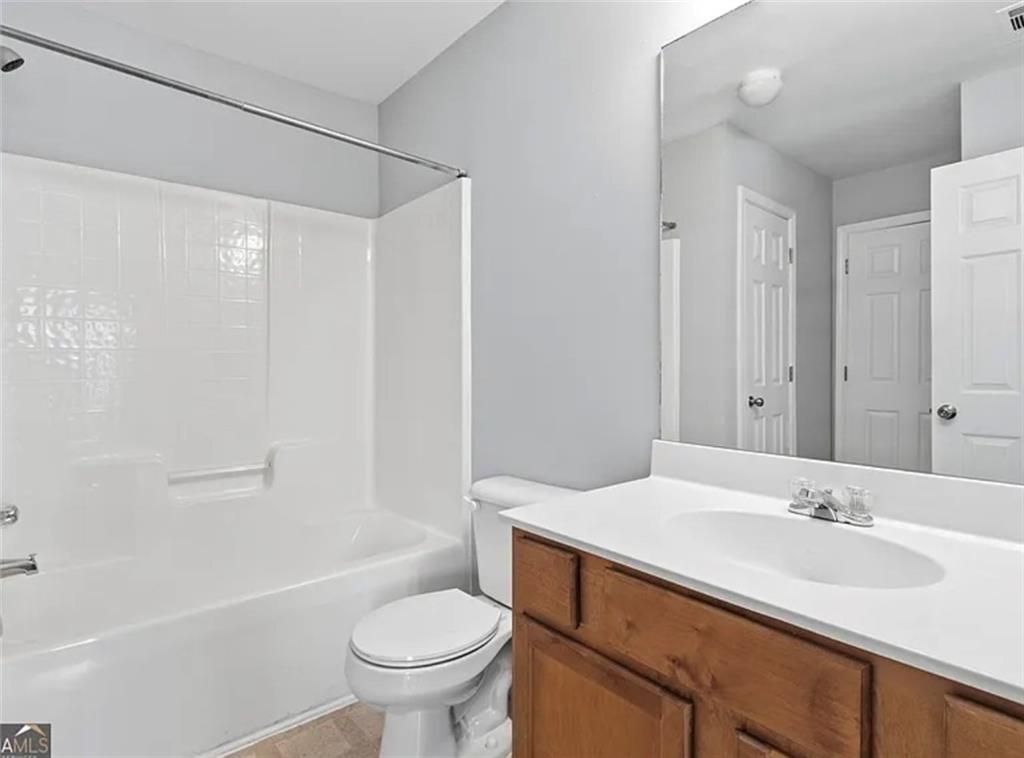 Photo - 585 McWilliams Rd SE